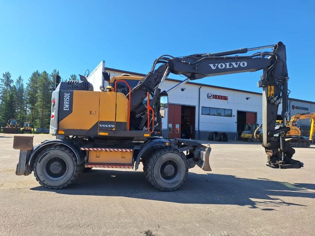 Volvo EWR 150 E - Ratinis ekskavatorius: foto 2 Volvo EWR 150 E - Ratinis ekskavatorius: foto 2