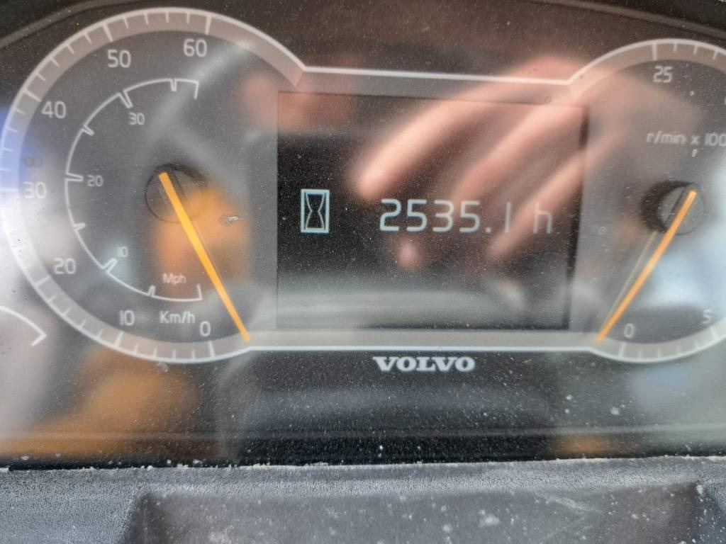 Volvo L60H - Ratinis krautuvas: foto 3 Volvo L60H - Ratinis krautuvas: foto 3