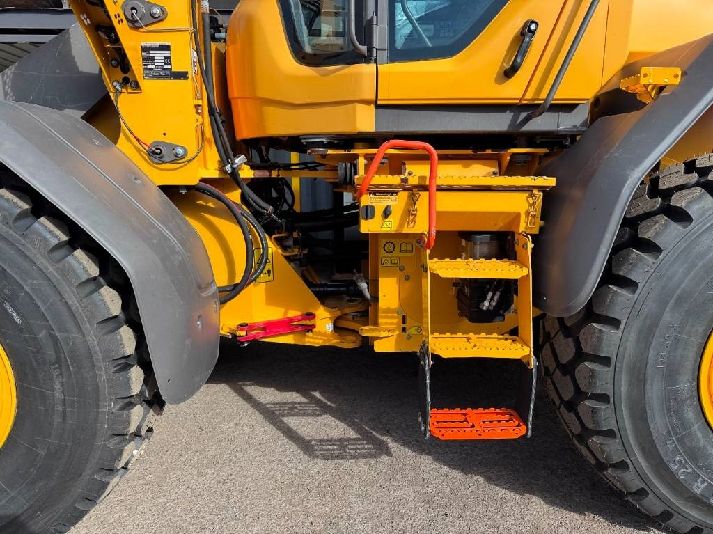 Volvo L70H LONG BOOM - Ratinis krautuvas: foto 2 Volvo L70H LONG BOOM - Ratinis krautuvas: foto 2