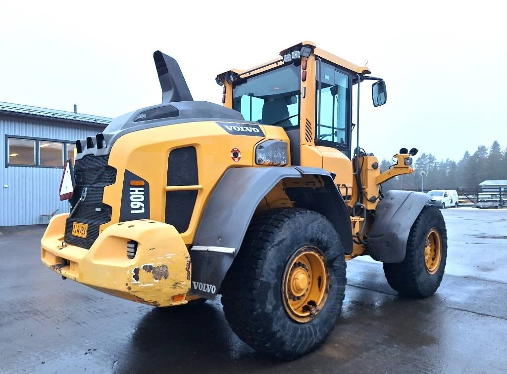 Volvo L90H VIPUOHJAUS YM. - Ratinis krautuvas: foto 4 Volvo L90H VIPUOHJAUS YM. - Ratinis krautuvas: foto 4