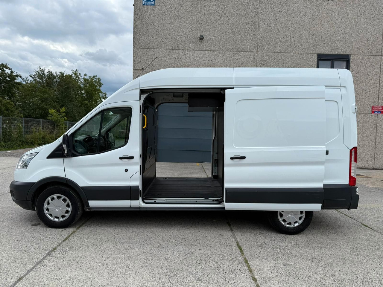 Ford Transit. Klima. Tempomat. - Krovininis mikroautobusas: foto 1 Ford Transit. Klima. Tempomat. - Krovininis mikroautobusas: foto 1