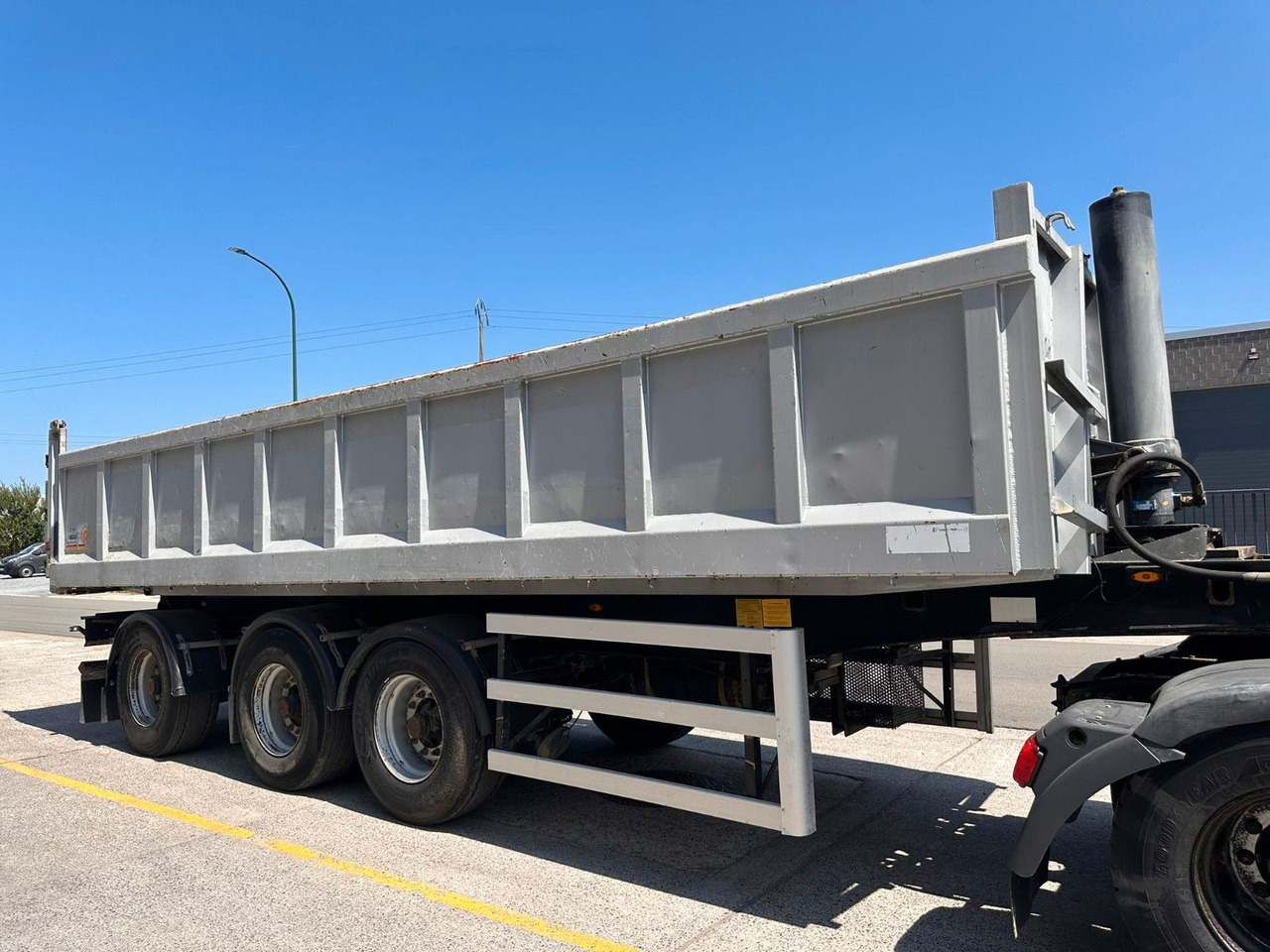 Turbo's Hoet Kipper. 3 Achsen. - Savivartis puspriekabė: foto 1 Turbo's Hoet Kipper. 3 Achsen. - Savivartis puspriekabė: foto 1