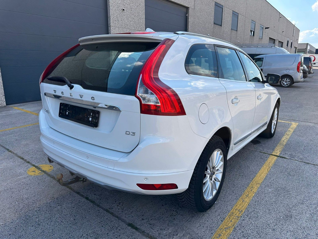 Volvo XC60 D3. Automatik. Klima. Kamera. Volleder. - Visureigis: foto 3 Volvo XC60 D3. Automatik. Klima. Kamera. Volleder. - Visureigis: foto 3