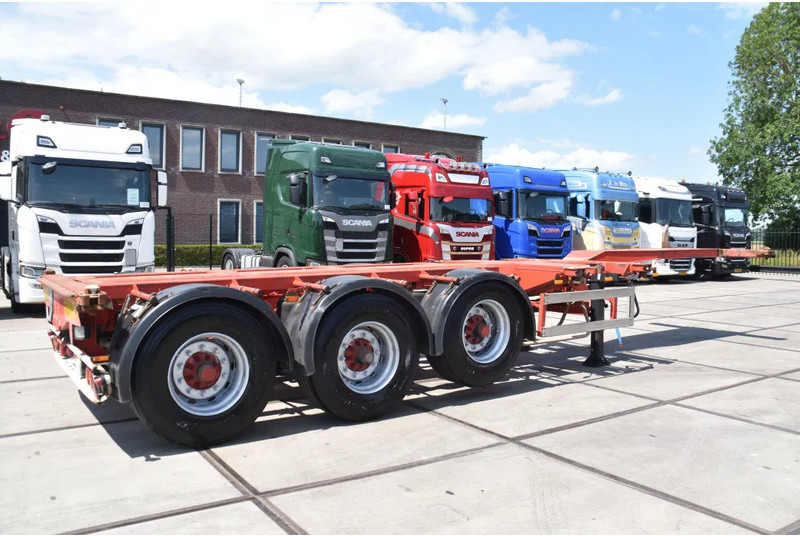 Nooteboom containerchassis - LIFT AXLE - DISC BRAKES - BPW AXLES - 2 x EXTENDABLE - - Konteineris-vežimus/ Sukeisti kūną puspriekabė: foto 2 Nooteboom containerchassis - LIFT AXLE - DISC BRAKES - BPW AXLES - 2 x EXTENDABLE - - Konteineris-vežimus/ Sukeisti kūną puspriekabė: foto 2