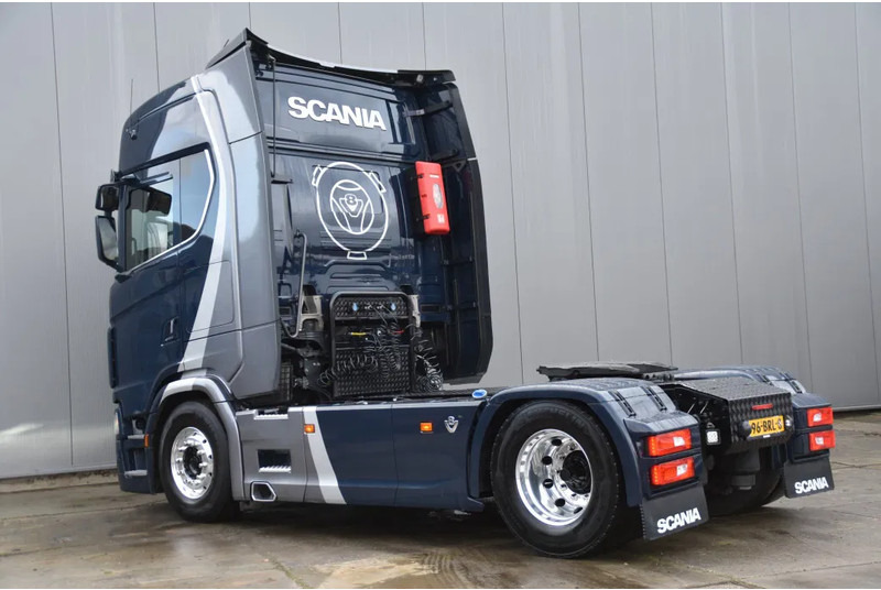 Scania 530S V8 NGS 4x2NB - NEW TACHO - FULL AIR - RETARDER - 637 TKM - PARK. AIRCO - NAVI - LEATHER SEATS - ALCOA'S - LED - PERFECT CON - Vilkikas: foto 3 Scania 530S V8 NGS 4x2NB - NEW TACHO - FULL AIR - RETARDER - 637 TKM - PARK. AIRCO - NAVI - LEATHER SEATS - ALCOA'S - LED - PERFECT CON - Vilkikas: foto 3