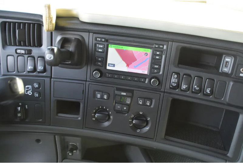 Scania R450 TL 4x2 - RETARDER - 815 TKM - PTO - PARK. AIRCO - NAVI - 2 x FUEL TANKS - GOOD CONDITION - - Vilkikas: foto 5 Scania R450 TL 4x2 - RETARDER - 815 TKM - PTO - PARK. AIRCO - NAVI - 2 x FUEL TANKS - GOOD CONDITION - - Vilkikas: foto 5