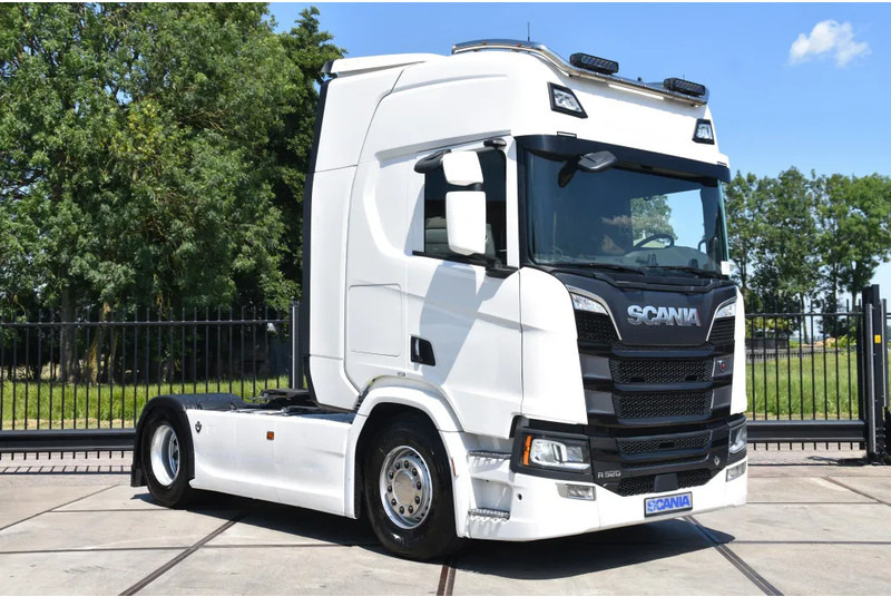 Scania R520 V8 NGS 4x2 - RETARDER - 504 TKM - PARK. AIRCO - ACC - NAVI - 2 x FUEL TANKS - LED LIGHTS - - Vilkikas: foto 1 Scania R520 V8 NGS 4x2 - RETARDER - 504 TKM - PARK. AIRCO - ACC - NAVI - 2 x FUEL TANKS - LED LIGHTS - - Vilkikas: foto 1