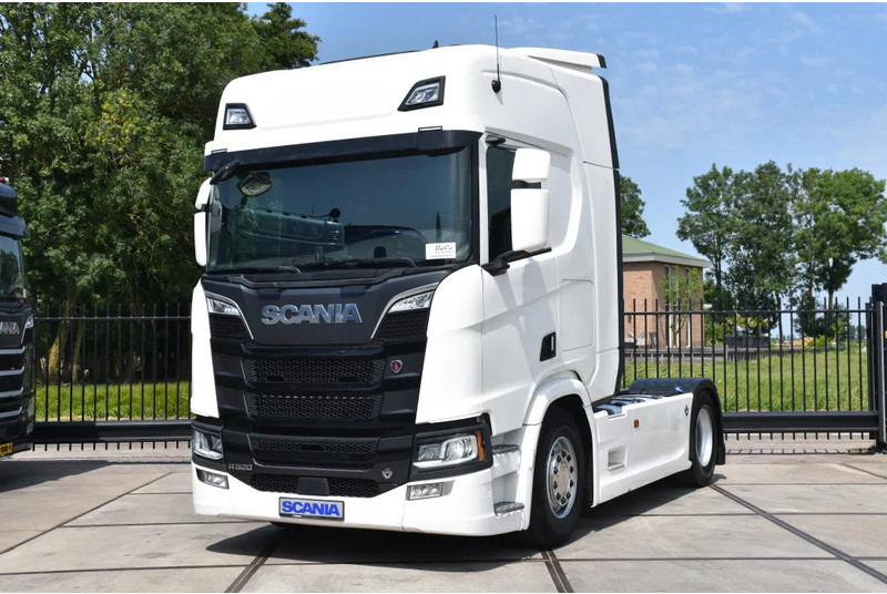 Scania R520 V8 NGS 4x2 - RETARDER - 523 TKM - PARK. AIRCO - ACC - NAVI - 2 x FUEL TANKS - LED LIGHTS - - Vilkikas: foto 2 Scania R520 V8 NGS 4x2 - RETARDER - 523 TKM - PARK. AIRCO - ACC - NAVI - 2 x FUEL TANKS - LED LIGHTS - - Vilkikas: foto 2