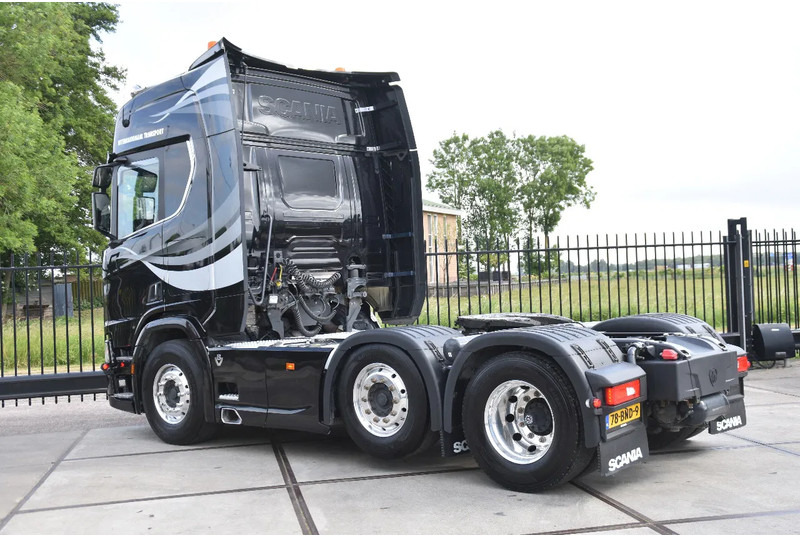 Scania R520 V8 NGS 6x2/4 - 701 TKM - NAVI - LEATHER SEATS - ALCOA'S - LED LIGHTS - TOP CONDITION - - Vilkikas: foto 3 Scania R520 V8 NGS 6x2/4 - 701 TKM - NAVI - LEATHER SEATS - ALCOA'S - LED LIGHTS - TOP CONDITION - - Vilkikas: foto 3