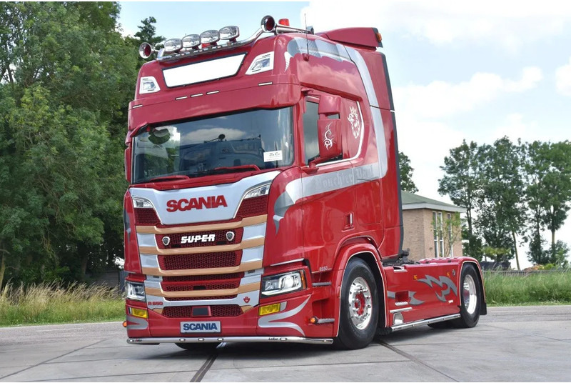 Scania R650 V8 NGS 4x2NB - LIKE NEW - RETARDER - FULL AIR - PARK. AIRCO - 4 POINT AIR SUSP. - 2 x FUEL TANKS - ALCOA'S - - Vilkikas: foto 2 Scania R650 V8 NGS 4x2NB - LIKE NEW - RETARDER - FULL AIR - PARK. AIRCO - 4 POINT AIR SUSP. - 2 x FUEL TANKS - ALCOA'S - - Vilkikas: foto 2