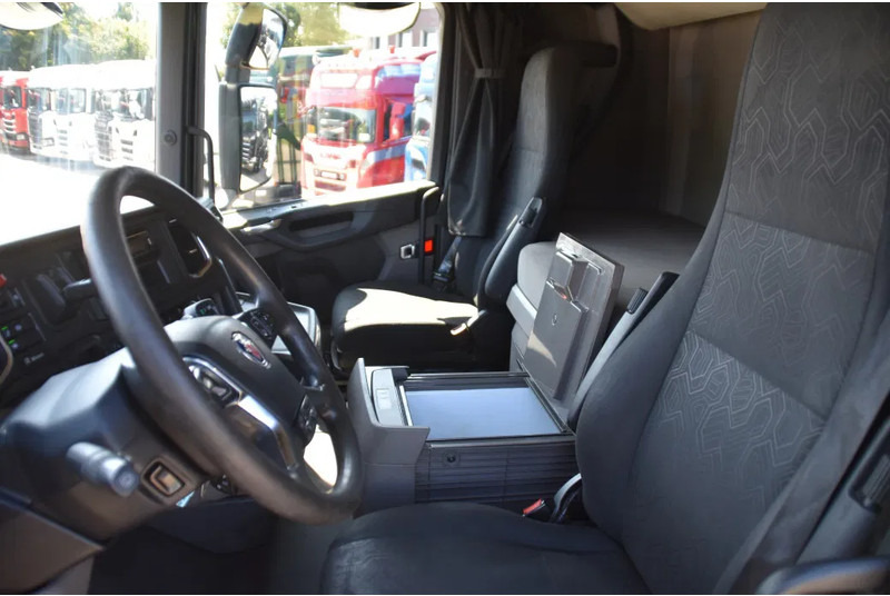 Scania S450 NGS 4x2NB - FULL AIR - RETARDER - ACC - AIRCO - 2 x FUEL TANKS - TOP CONDITION - - Vilkikas: foto 5 Scania S450 NGS 4x2NB - FULL AIR - RETARDER - ACC - AIRCO - 2 x FUEL TANKS - TOP CONDITION - - Vilkikas: foto 5