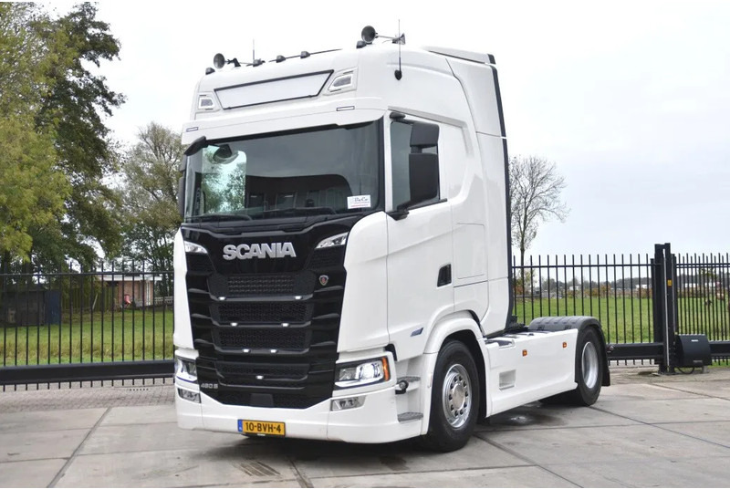 Scania S460 NGS 4x2NB - ONLY 104 TKM - FULL AIR - PARK. AIRCO - LEATHER SEATS - 2 x FUEL TANKS - LED LIGHTS - EXCELLENT CONDITION - - Vilkikas: foto 2 Scania S460 NGS 4x2NB - ONLY 104 TKM - FULL AIR - PARK. AIRCO - LEATHER SEATS - 2 x FUEL TANKS - LED LIGHTS - EXCELLENT CONDITION - - Vilkikas: foto 2