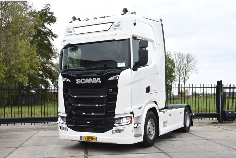Scania S460 NGS 4x2NB - ONLY 108 TKM - FULL AIR - PARK. AIRCO - LEATHER SEATS - 2 x FUEL TANKS - LED LIGHTS - EXCELLENT CONDITION - - Vilkikas: foto 2 Scania S460 NGS 4x2NB - ONLY 108 TKM - FULL AIR - PARK. AIRCO - LEATHER SEATS - 2 x FUEL TANKS - LED LIGHTS - EXCELLENT CONDITION - - Vilkikas: foto 2