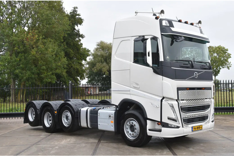 Volvo FH 500 Globe 8x2/4 - 147 TKM - PARK. AIRCO - 10 TONS FRONT AXLE - LEATHER SEATS - PTO - LED LIGHTS - TOP CONDITION - - Važiuoklės sunkvežimis: foto 1 Volvo FH 500 Globe 8x2/4 - 147 TKM - PARK. AIRCO - 10 TONS FRONT AXLE - LEATHER SEATS - PTO - LED LIGHTS - TOP CONDITION - - Važiuoklės sunkvežimis: foto 1