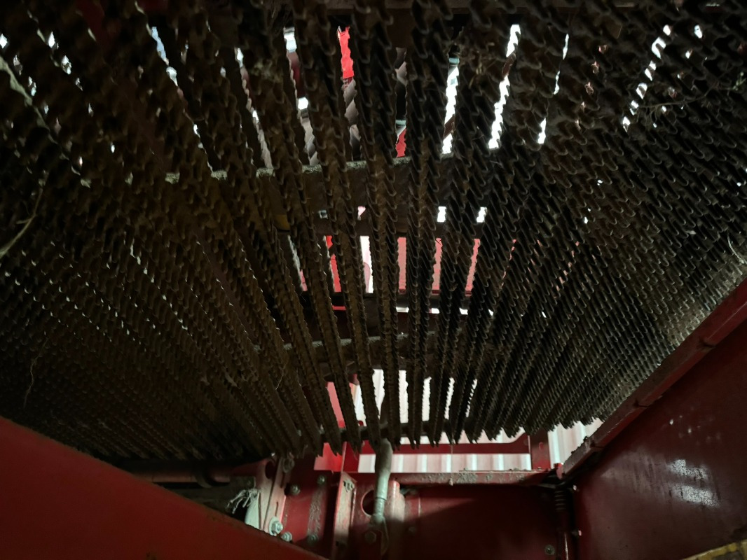 GRIMME SE-150-60-UB XXL - Bulvių kombainas: foto 4 GRIMME SE-150-60-UB XXL - Bulvių kombainas: foto 4
