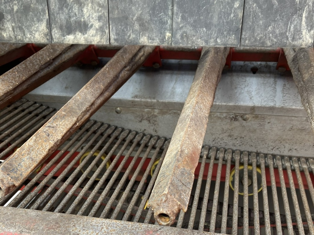 Grimme CS-170 RP XL - Bulvių kombainas: foto 3 Grimme CS-170 RP XL - Bulvių kombainas: foto 3