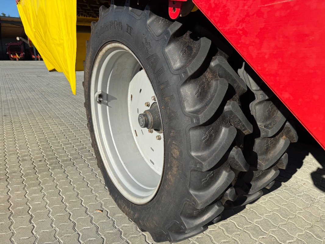 Grimme SE-150-60-NB - Bulvių kombainas: foto 4 Grimme SE-150-60-NB - Bulvių kombainas: foto 4
