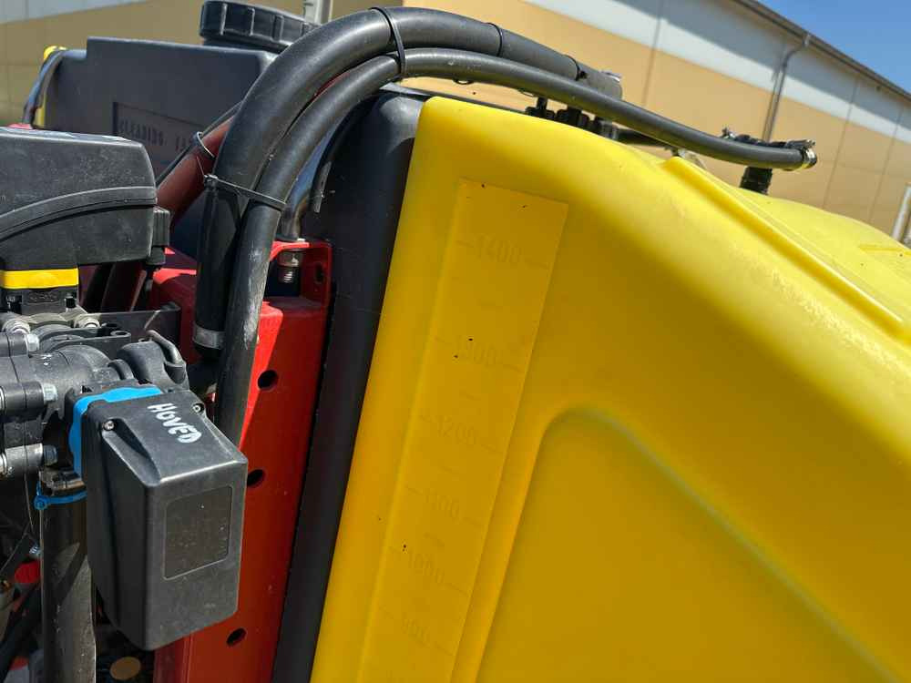 Tecnocar Tecnospra 1500 Fronttank - Kombainas: foto 3 Tecnocar Tecnospra 1500 Fronttank - Kombainas: foto 3