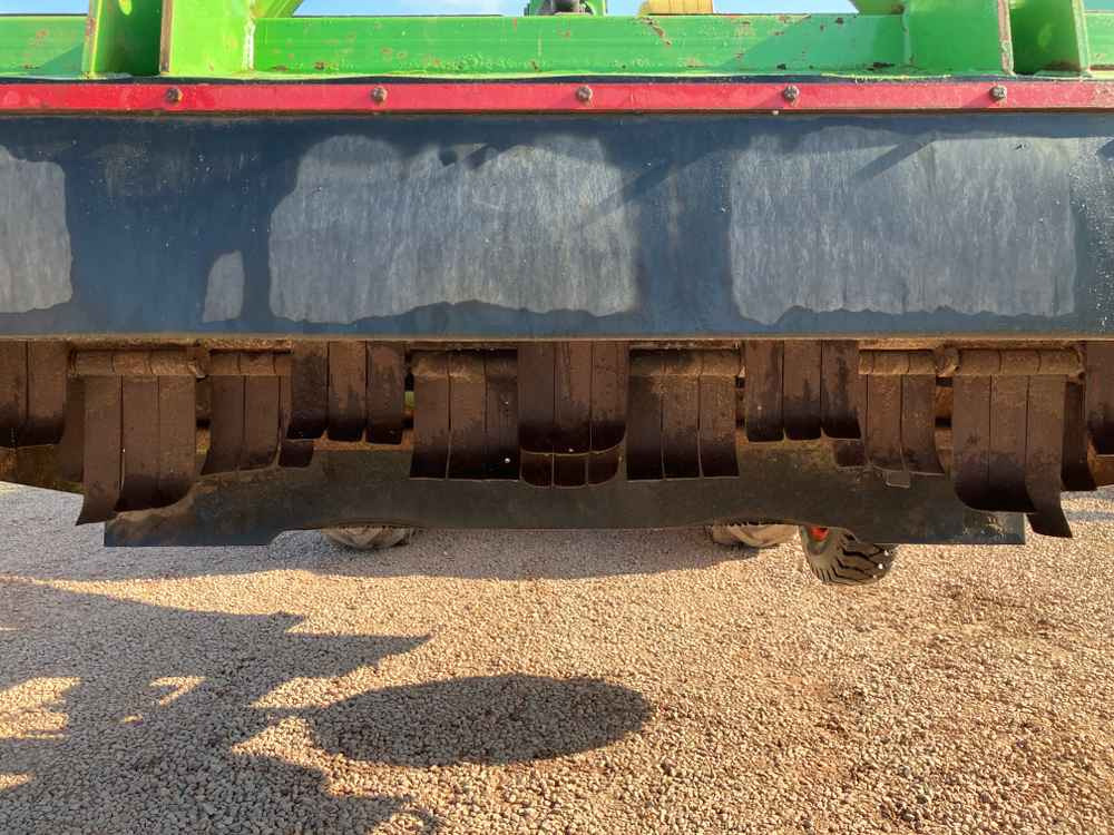 Baselier Baselier 2LKA190 2 Row Front Mounted Potato Topper - Kombainas: foto 3 Baselier Baselier 2LKA190 2 Row Front Mounted Potato Topper - Kombainas: foto 3