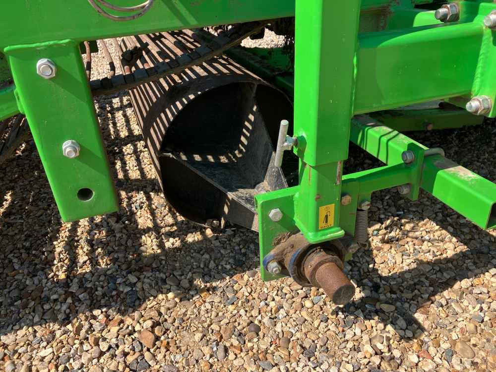 Vynuogių derliaus nuėmimo mašinos Jones Onion Windrower: foto 11