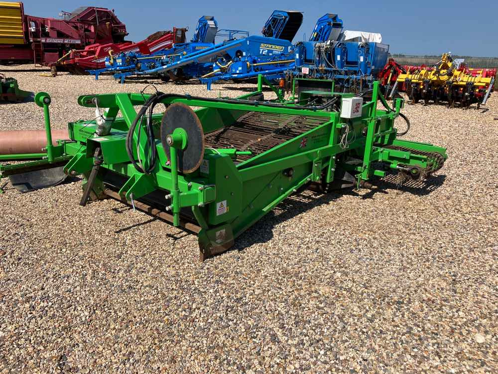 Jones Onion Windrower - Vynuogių derliaus nuėmimo mašinos: foto 2 Jones Onion Windrower - Vynuogių derliaus nuėmimo mašinos: foto 2