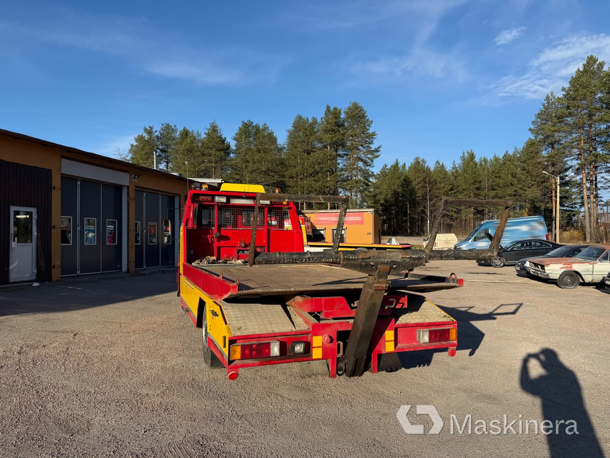 Flakbärgare Volvo FL 611 - Evakuatorius: foto 4 Flakbärgare Volvo FL 611 - Evakuatorius: foto 4