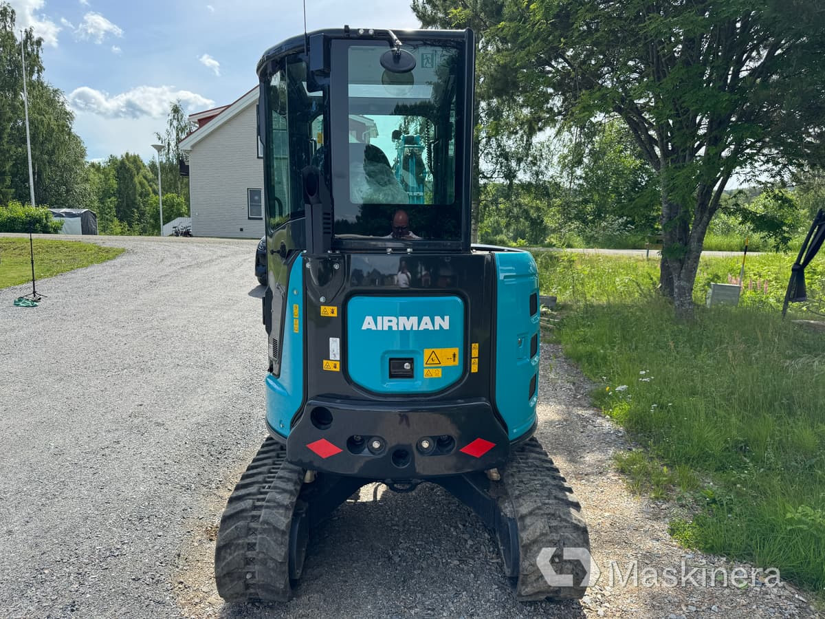 Grävmaskin Airman AX33u-7 med tillbehör - Vikšrinis ekskavatorius: foto 4 Grävmaskin Airman AX33u-7 med tillbehör - Vikšrinis ekskavatorius: foto 4