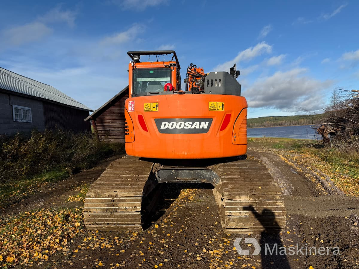 Grävmaskin Doosan DX140LCR-5 / Skördaraggregat 25RH - Vikšrinis ekskavatorius: foto 4 Grävmaskin Doosan DX140LCR-5 / Skördaraggregat 25RH - Vikšrinis ekskavatorius: foto 4