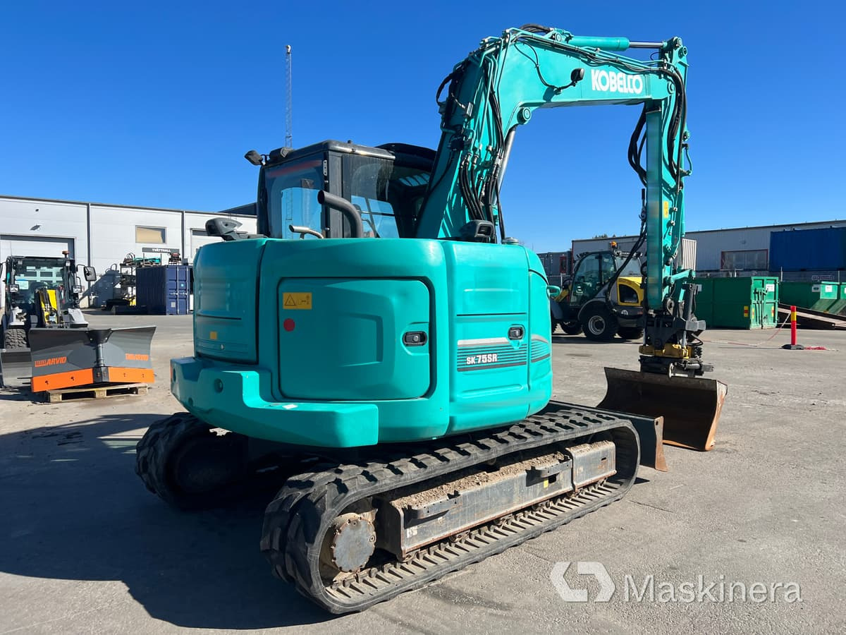 Grävmaskin Kobelco SK75SR-3E - Vikšrinis ekskavatorius: foto 5 Grävmaskin Kobelco SK75SR-3E - Vikšrinis ekskavatorius: foto 5