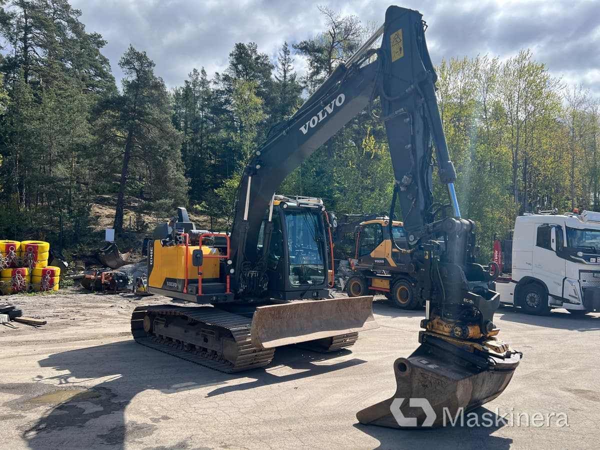 Grävmaskin Volvo EC140EL med 3 skopor - Vikšrinis ekskavatorius: foto 3 Grävmaskin Volvo EC140EL med 3 skopor - Vikšrinis ekskavatorius: foto 3