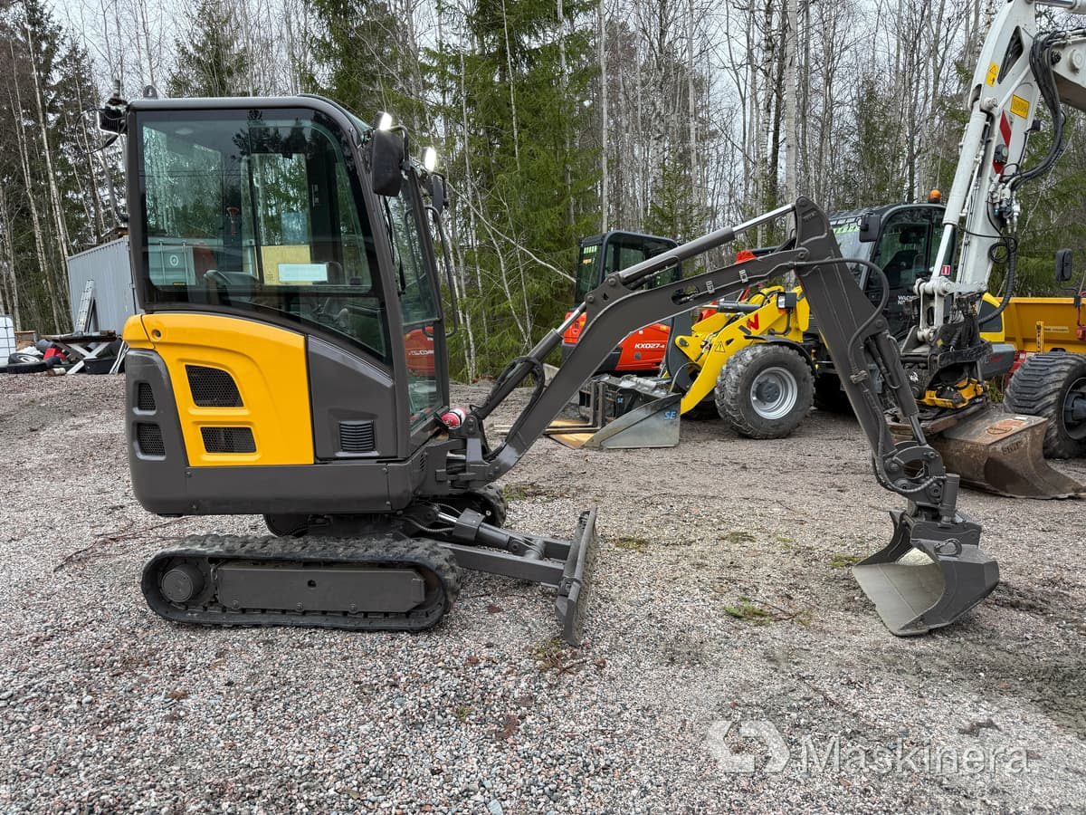 Grävmaskin Volvo EC18C med redskap - Vikšrinis ekskavatorius: foto 4 Grävmaskin Volvo EC18C med redskap - Vikšrinis ekskavatorius: foto 4