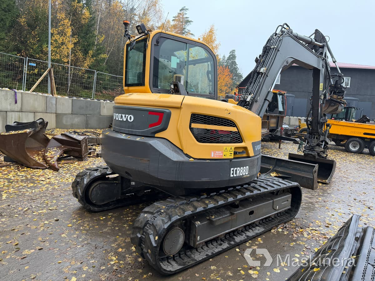 Grävmaskin Volvo ECR88D med tillbehör - Vikšrinis ekskavatorius: foto 4 Grävmaskin Volvo ECR88D med tillbehör - Vikšrinis ekskavatorius: foto 4