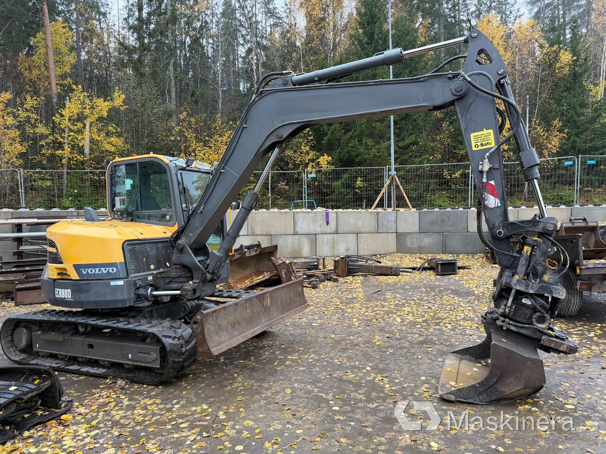Grävmaskin Volvo ECR88D med tillbehör - Vikšrinis ekskavatorius: foto 3 Grävmaskin Volvo ECR88D med tillbehör - Vikšrinis ekskavatorius: foto 3