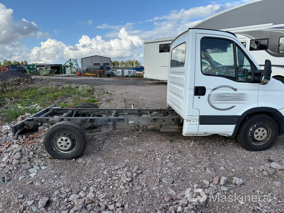 Iveco 35S14/3.0 Chassi (Rep. objekt) - Krovininis mikroautobusas: foto 5 Iveco 35S14/3.0 Chassi (Rep. objekt) - Krovininis mikroautobusas: foto 5