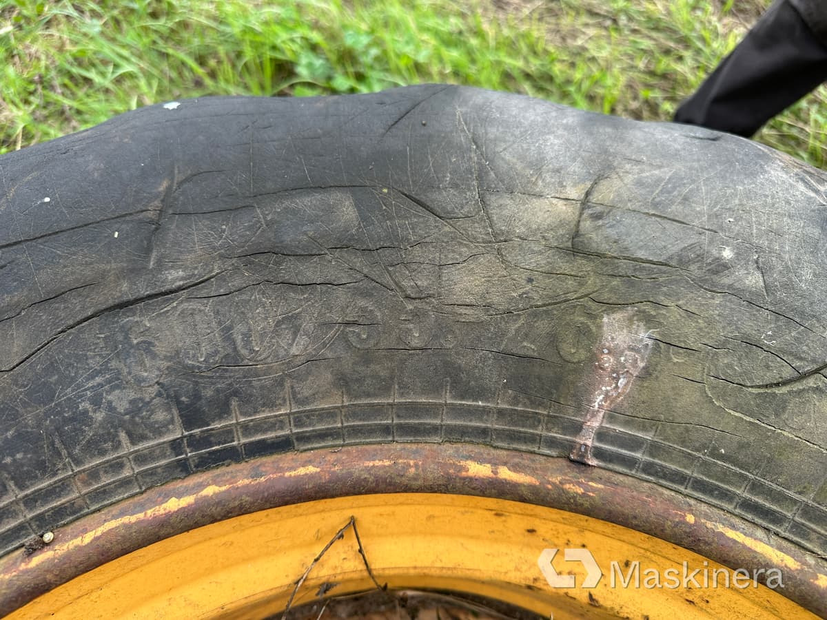 Komplett däck till skotare - 600/55R26,5 - Padanga - Miško technika: foto 2 Komplett däck till skotare - 600/55R26,5 - Padanga - Miško technika: foto 2