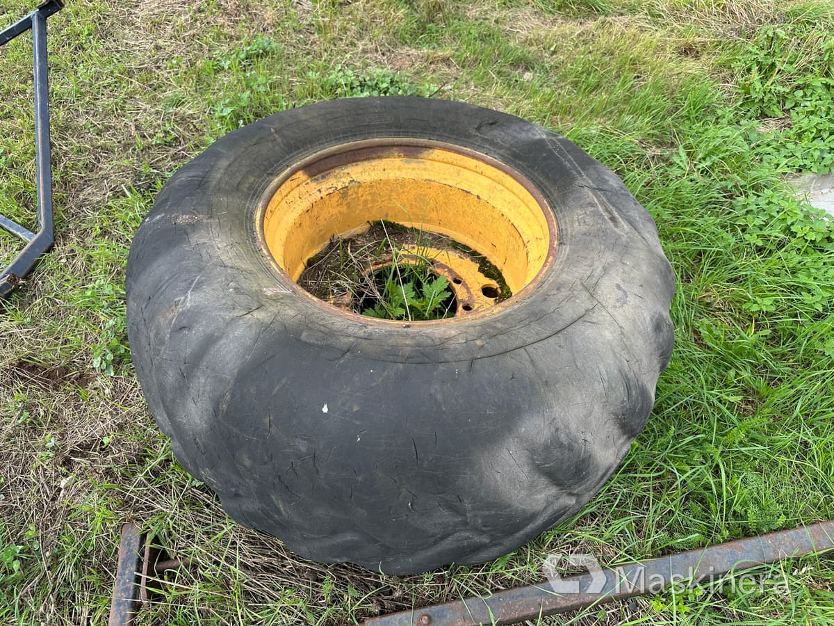 Komplett däck till skotare - 600/55R26,5 - Padanga - Miško technika: foto 1 Komplett däck till skotare - 600/55R26,5 - Padanga - Miško technika: foto 1