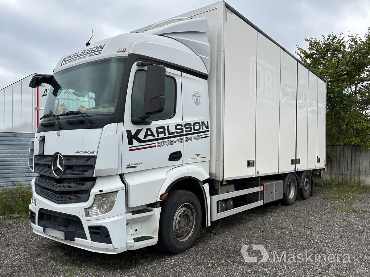 Lastbil Mercedes-Benz Actros - Furgonas sunkvežimis: foto 1 Lastbil Mercedes-Benz Actros - Furgonas sunkvežimis: foto 1