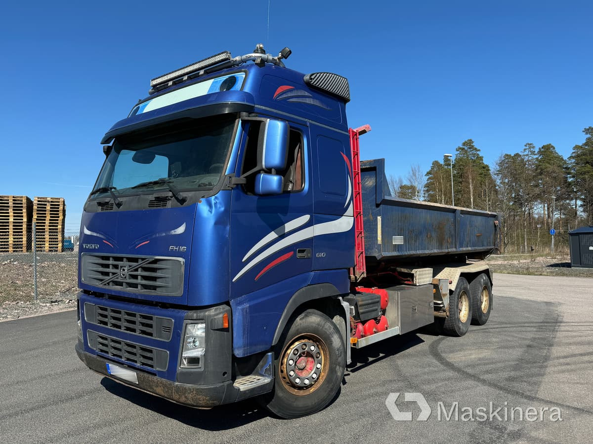 Lastväxlare Volvo FH16 tandemdrift - Hook-lift sunkvežimis: foto 1 Lastväxlare Volvo FH16 tandemdrift - Hook-lift sunkvežimis: foto 1