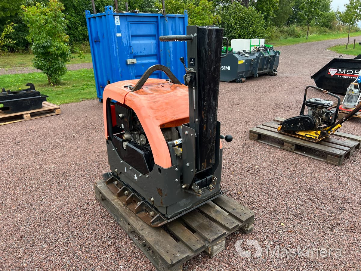 Markvibrator Husqvarna LG504 - Tankinimo plokštė: foto 3 Markvibrator Husqvarna LG504 - Tankinimo plokštė: foto 3