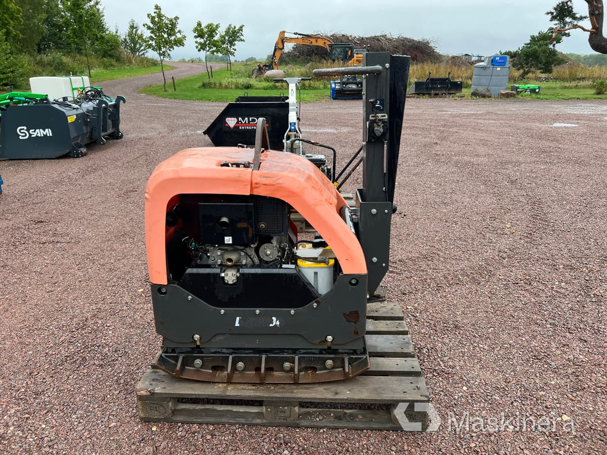 Markvibrator Husqvarna LG504 - Tankinimo plokštė: foto 4 Markvibrator Husqvarna LG504 - Tankinimo plokštė: foto 4