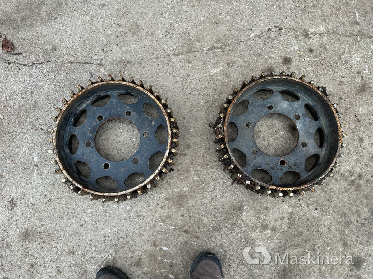 Matarhjul John Deere 425 - Variklis ir dalys - Žemės ūkio technika: foto 1 Matarhjul John Deere 425 - Variklis ir dalys - Žemės ūkio technika: foto 1