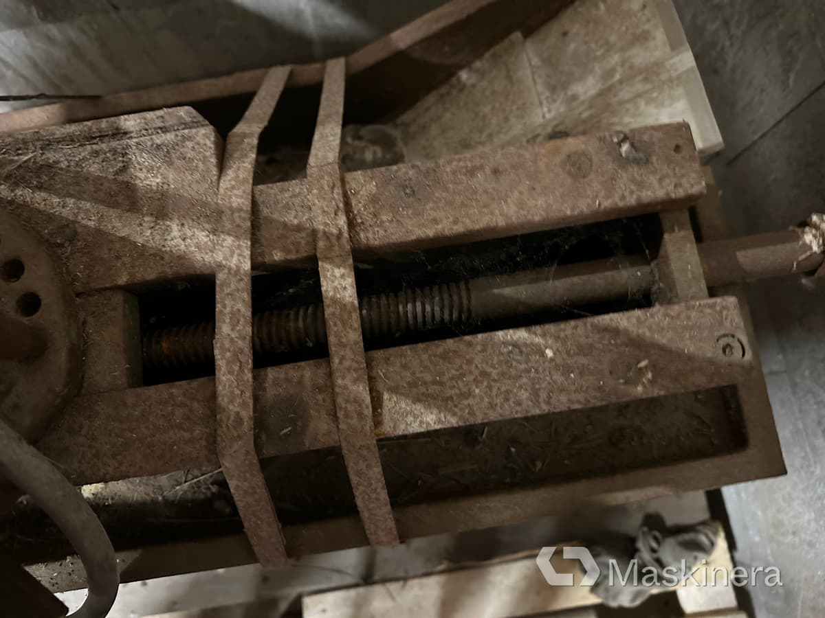 Medžio apdirbimo staklės Metallsåg Behringer Super 215 PU4: foto 12 Medžio apdirbimo staklės Metallsåg Behringer Super 215 PU4: foto 12