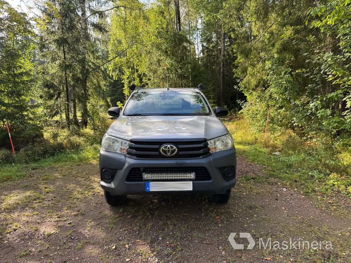 Pickup Toyota Hilux - Mažas furgonas: foto 2 Pickup Toyota Hilux - Mažas furgonas: foto 2