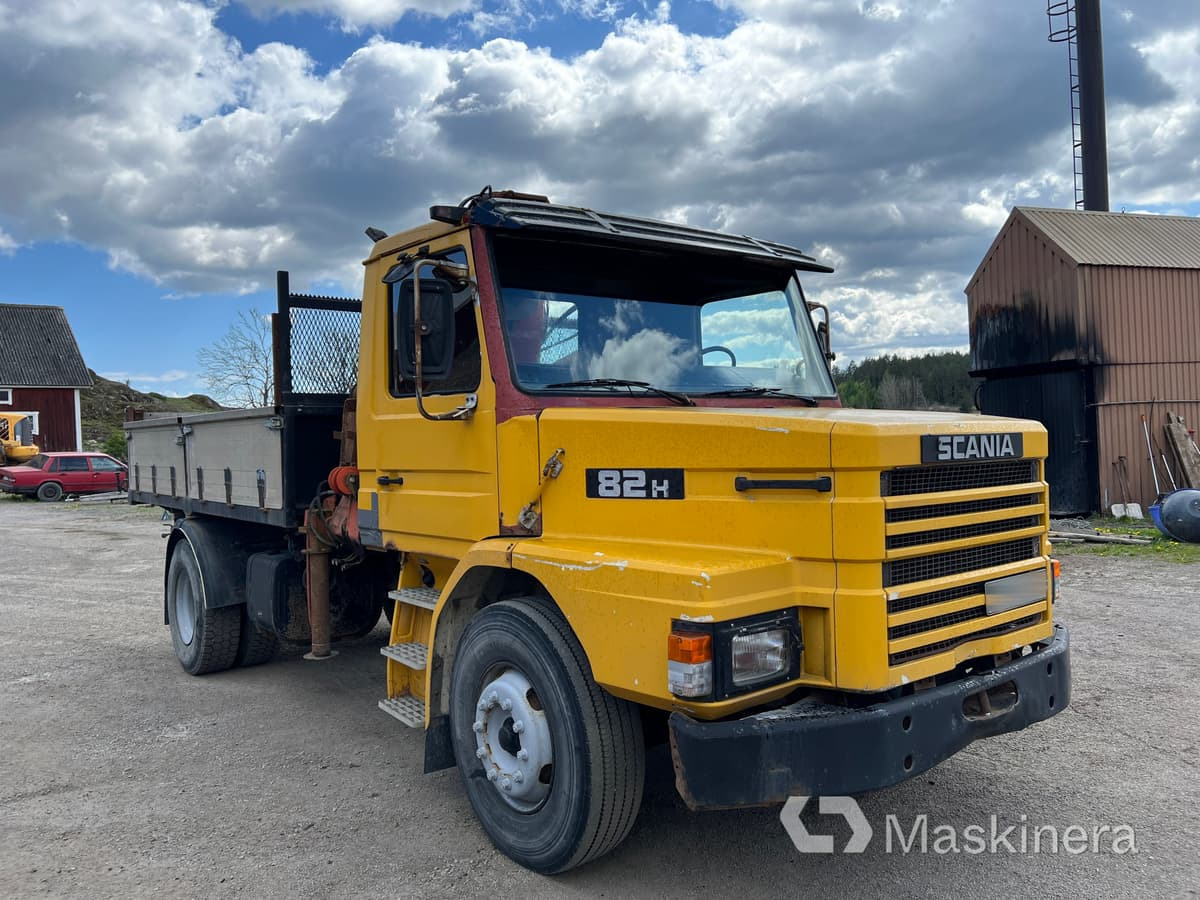 Scania T82HL4X2LS46KK Kran / tippbil Scania 82H - Savivartis sunkvežimis, Sunkvežimis su kranu: foto 3 Scania T82HL4X2LS46KK Kran / tippbil Scania 82H - Savivartis sunkvežimis, Sunkvežimis su kranu: foto 3