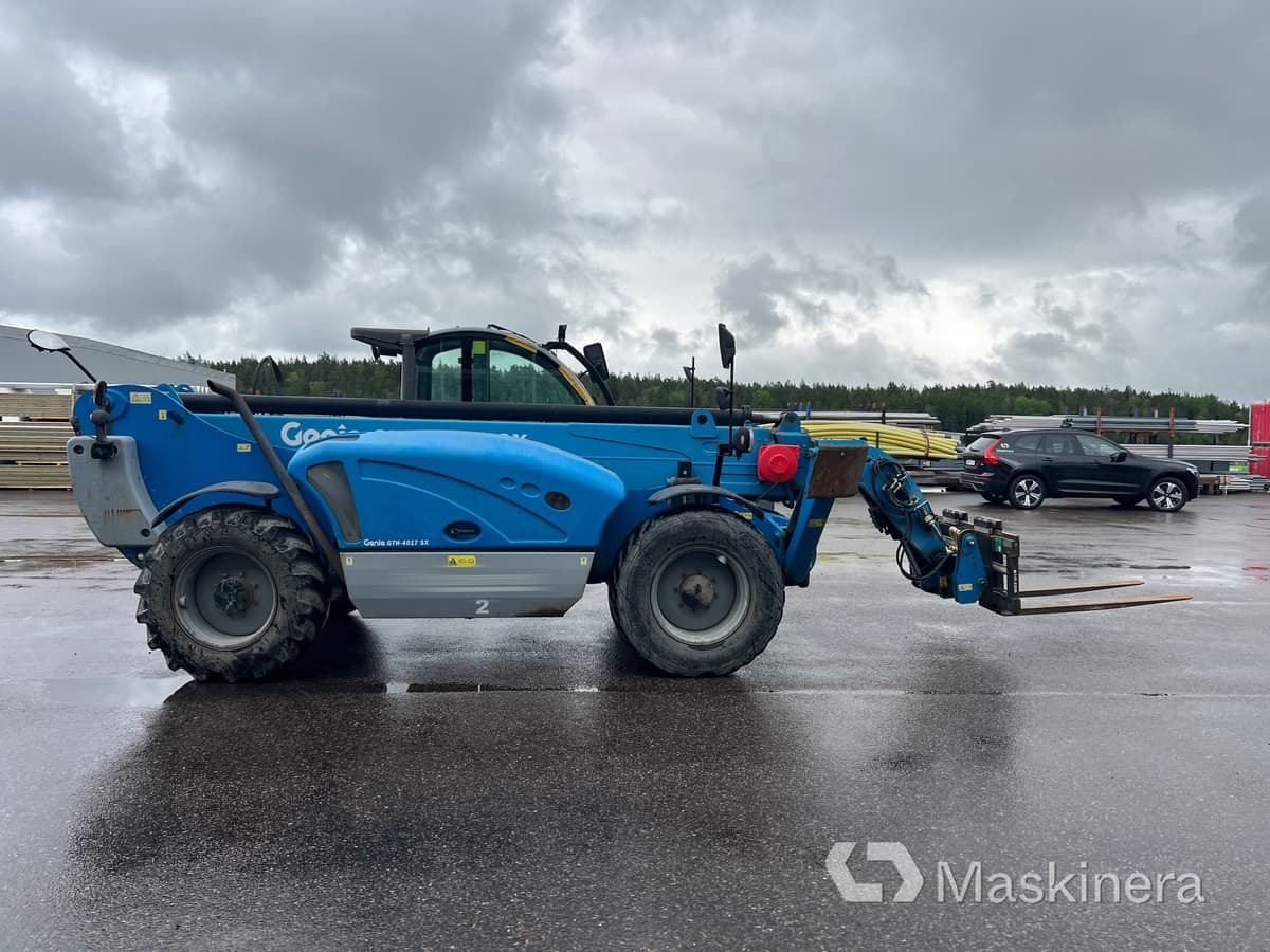 Teleskoplastare Genie GTH 4017SX med tillbehör - Teleskopinis ratinis krautuvas: foto 5 Teleskoplastare Genie GTH 4017SX med tillbehör - Teleskopinis ratinis krautuvas: foto 5