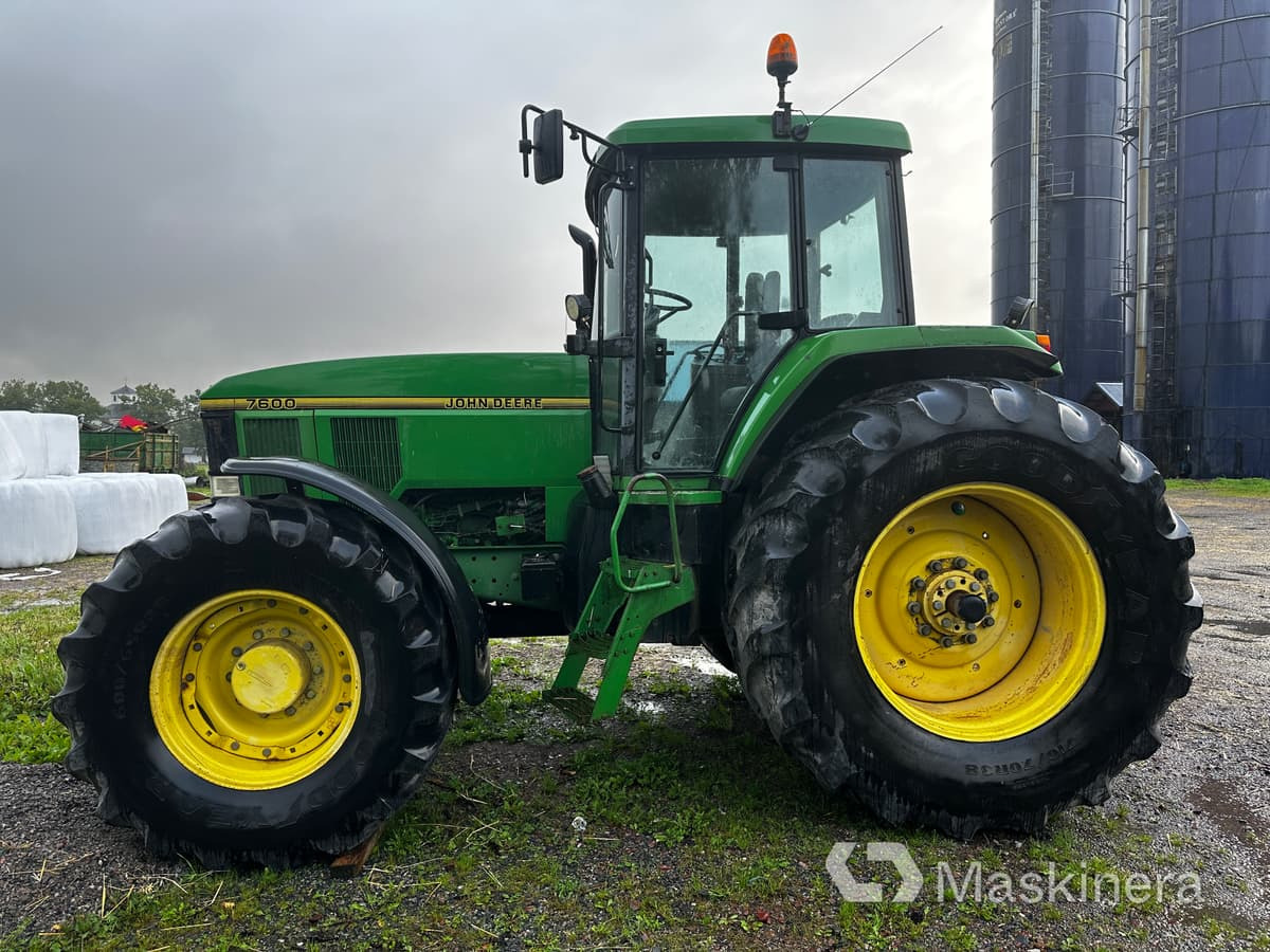 Traktor John Deere 7600 (Rep.Objekt) - Traktorius: foto 4 Traktor John Deere 7600 (Rep.Objekt) - Traktorius: foto 4