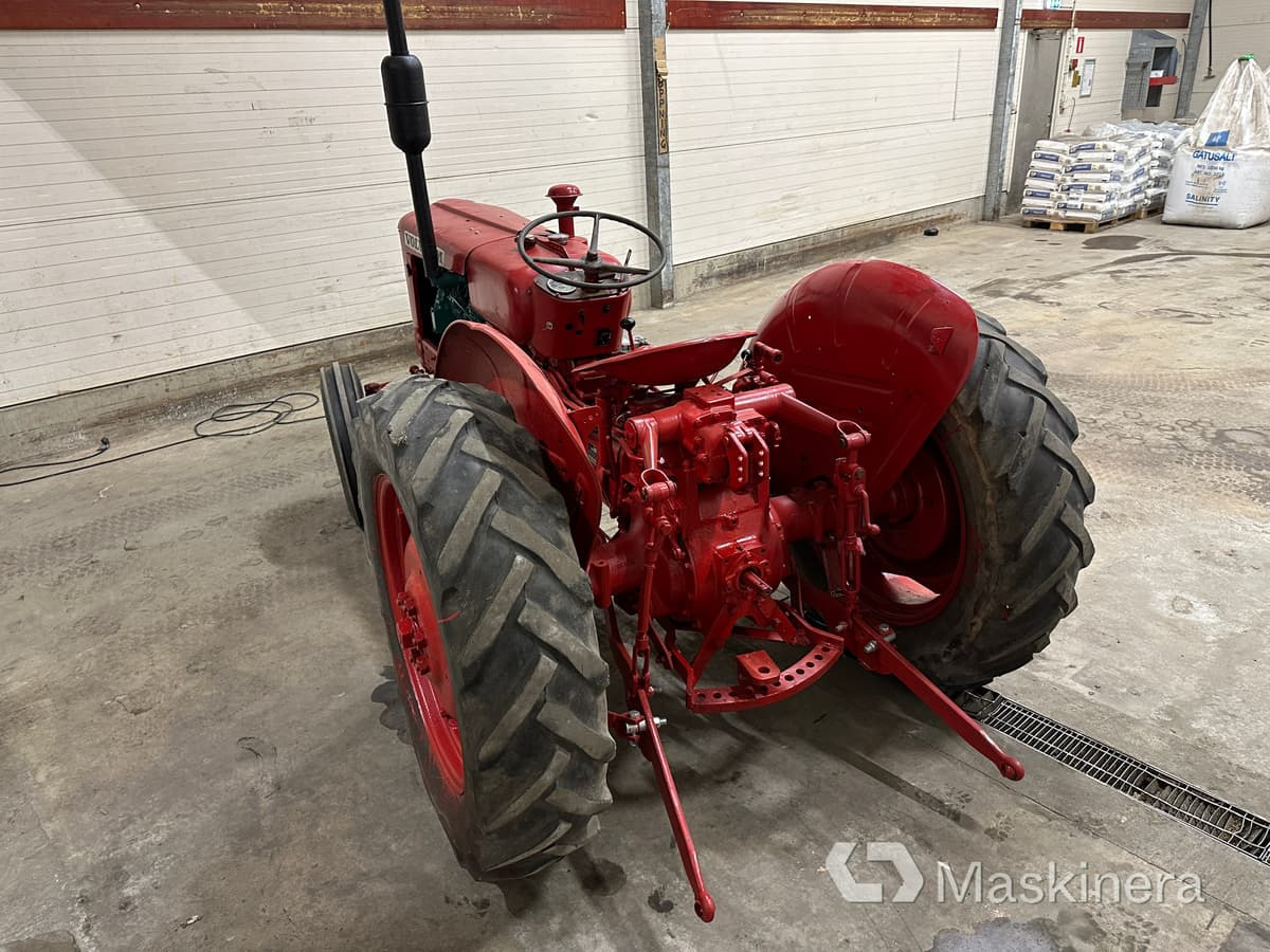 Veterantraktor Volvo BM 320 - Traktorius: foto 5 Veterantraktor Volvo BM 320 - Traktorius: foto 5