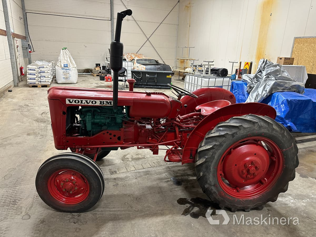 Veterantraktor Volvo BM 320 - Traktorius: foto 4 Veterantraktor Volvo BM 320 - Traktorius: foto 4
