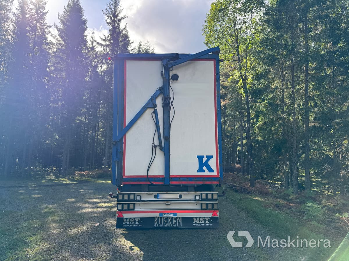 Flisbil Volvo FH16 8X4 med kran & sidtipp - Vilkikas, Savivartis priekaba: foto 5 Flisbil Volvo FH16 8X4 med kran & sidtipp - Vilkikas, Savivartis priekaba: foto 5