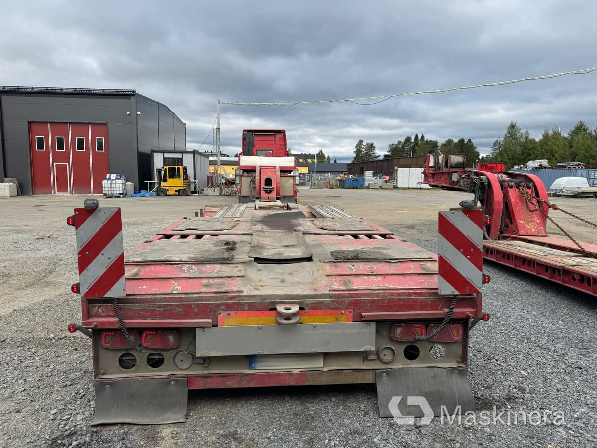 Volvo FH16 750 HP 8*4, Trailerteknik T3-66-KNOUT-S, Vang Athls 11111 Tungdragare Volvo FH16 750 med två maskintrailers - Vilkikas, Autovežis puspriekabė: foto 4 Volvo FH16 750 HP 8*4, Trailerteknik T3-66-KNOUT-S, Vang Athls 11111 Tungdragare Volvo FH16 750 med två maskintrailers - Vilkikas, Autovežis puspriekabė: foto 4